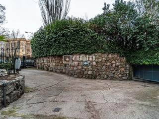 Parking coche  Avenida del valle. Redpiso vende