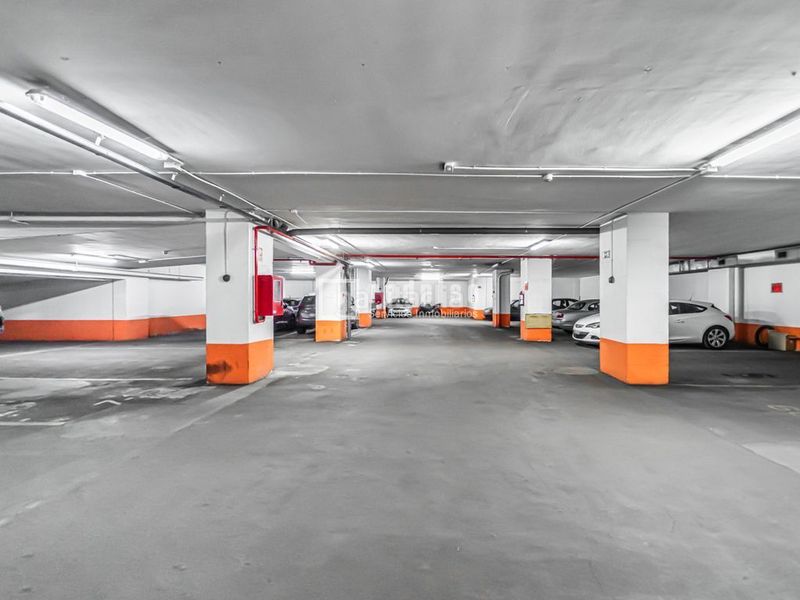 Foto e9c600fa-4650-41d1-94da-798231620d98. Autoparkplatz in Ciudad Universitaria Madrid