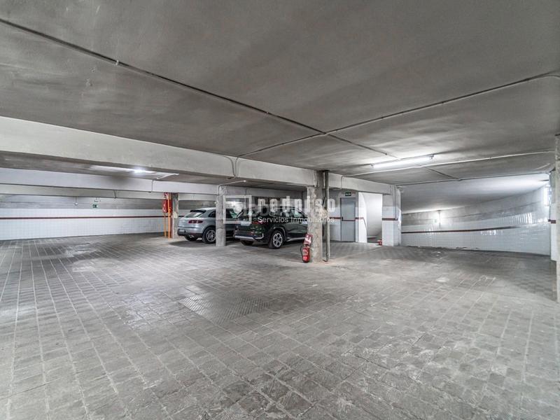 Foto 2086a7f5-cf94-4bdf-bf2e-f379ac0ad874. Location parking voiture dans Vallehermoso Madrid