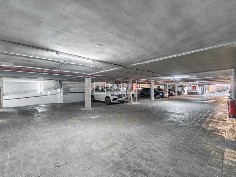 Foto 31a870f8-81b7-4cd9-8ba2-c4f2d19062a9. Location parking voiture dans Vallehermoso Madrid