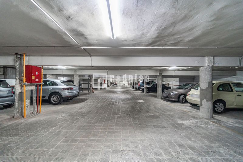 Foto 160eaf30-8f53-481e-a25f-0a2c9f7aafb1. Aparcament cotxe a Vallehermoso Madrid