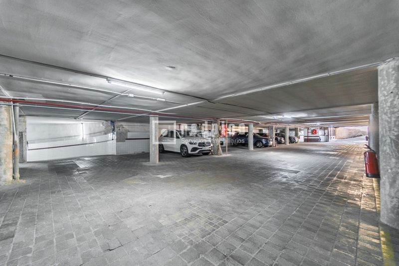 Foto 28535b01-efc9-41ae-921a-dc945d8c11ac. Aparcament cotxe a Vallehermoso Madrid