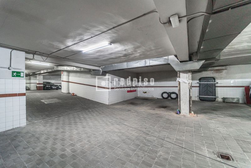 Foto 9a85b1d3-f4cf-49c2-afec-133f6f9c6600. Aparcament cotxe a Vallehermoso Madrid