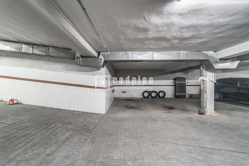 Foto be97156a-9797-43ea-999e-bdb78ece4313. Aparcament cotxe a Vallehermoso Madrid