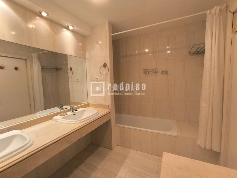 Foto 459f82ca-9cb2-49f0-a4ae-f655ae728b48. Miete etagenwohnung mit heizung pool in Vallehermoso Madrid