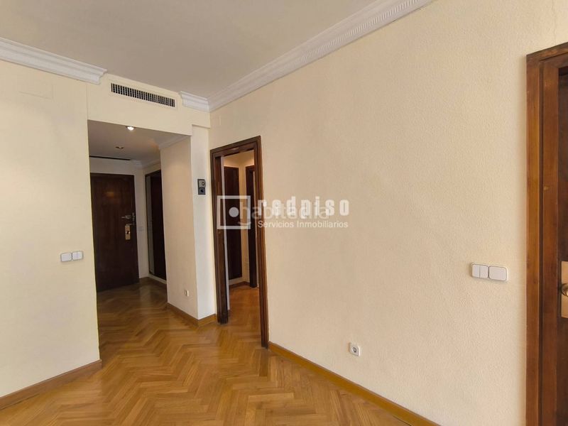Foto de248120-fa3c-43b6-a1e4-ff08325b2db7. Miete etagenwohnung mit heizung pool in Vallehermoso Madrid