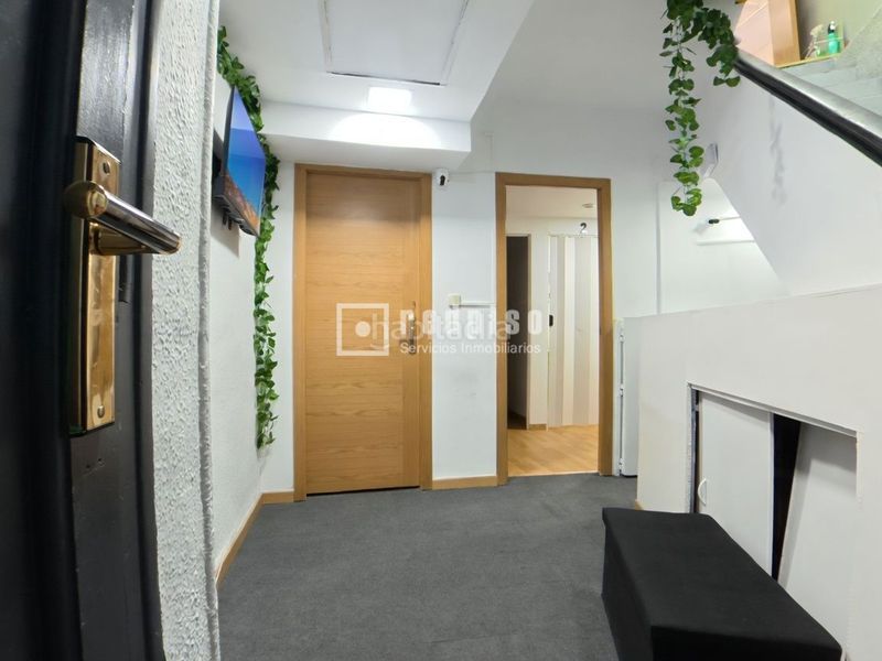 Foto 0f1bc44e-ca09-40a1-b2bb-06ab44888770. Local comercial a Vallehermoso Madrid