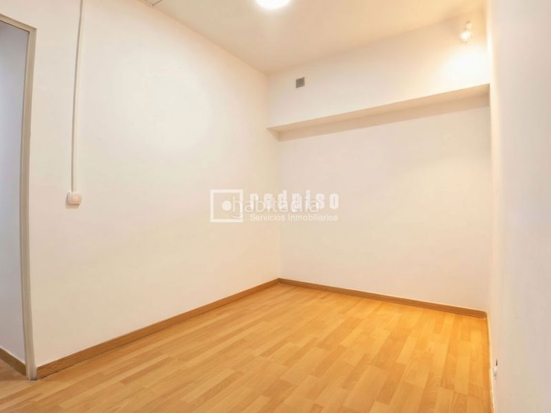 Foto 6fcfdd2b-35dc-4c1f-a2af-2189b776bdc0. Local comercial a Vallehermoso Madrid