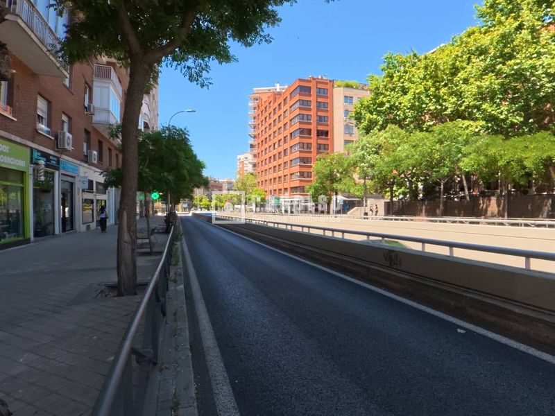 Foto 908bc50d-6256-4910-a298-ec05656ec8d8. Local comercial a Vallehermoso Madrid