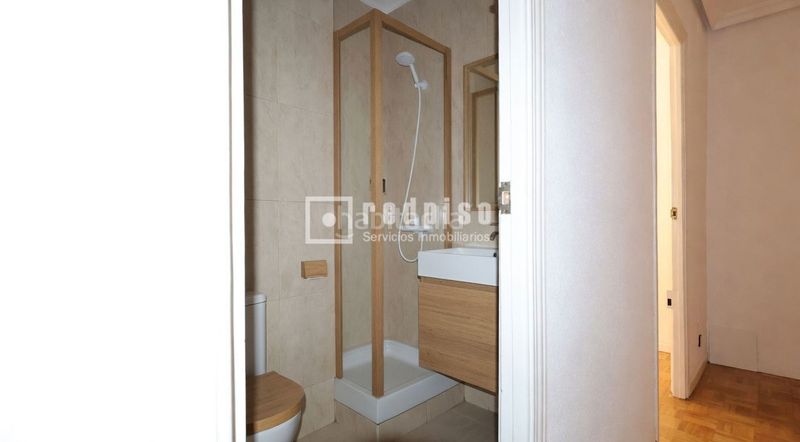 Foto 1a221a63-b8aa-4b17-abbb-f6636d83c072. Flat with heating in Vallehermoso Madrid