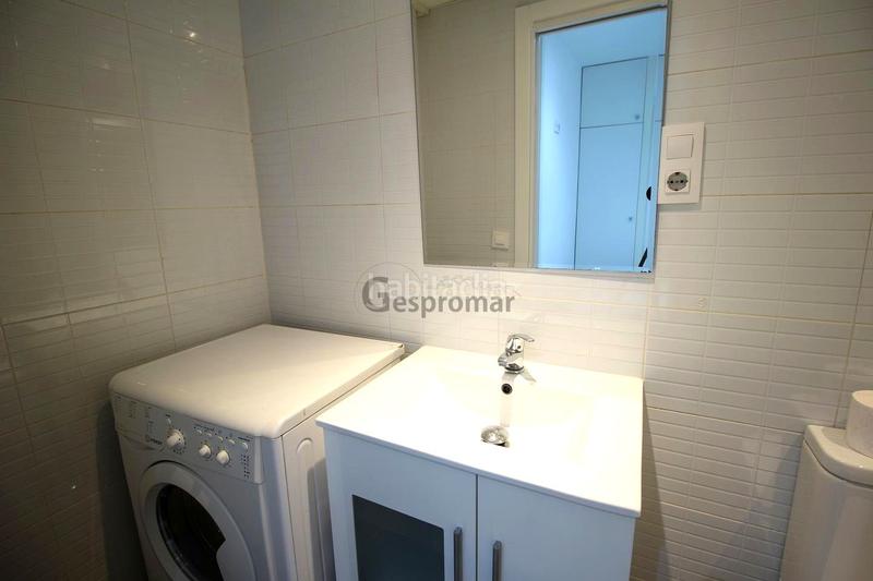 Foto cb0fff04-3605-448a-9c0c-784f2ac0a3b5. Alquiler estudio en Lucero Madrid