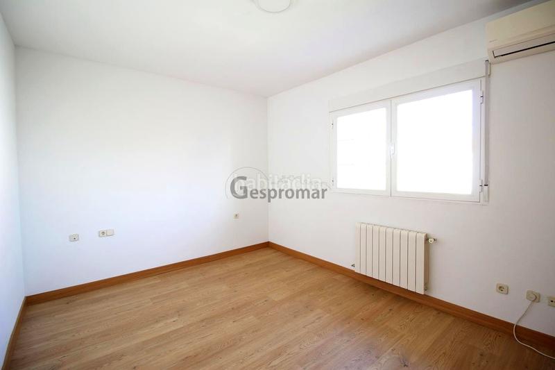 Foto 34da8845-6b5c-4a82-9e2a-8e3b2b9897e6. Casa amb calefacció aparcament piscina a La Cabaña Pozuelo de Alarcón