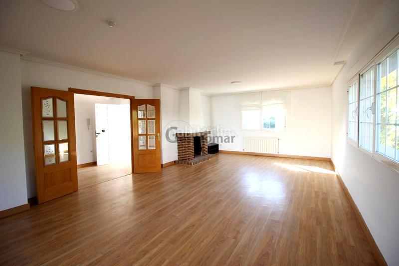 Foto 75cb0554-1eea-464e-b7d8-d9e0256e669c. Haus mit heizung parking pool in La Cabaña Pozuelo de Alarcón