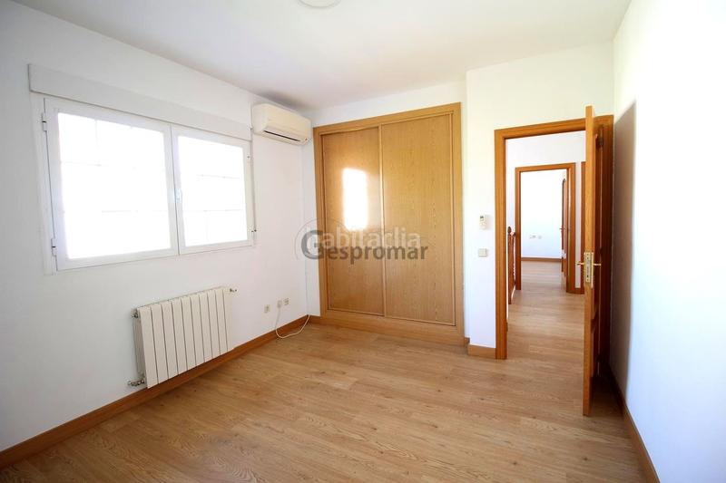 Foto ecd21f11-fd7a-44e6-865b-6b67937c1d6b. Haus mit heizung parking pool in La Cabaña Pozuelo de Alarcón