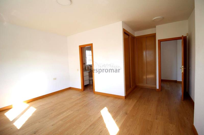 Foto a21ebcb4-ad06-4d8f-bce6-22c751dabefa. House with heating parking pool in La Cabaña Pozuelo de Alarcón