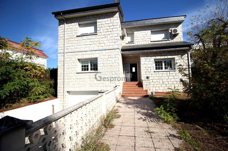 Foto d78781ec-b84a-40c5-bbc1-66488df17fa0. House with heating parking pool in La Cabaña Pozuelo de Alarcón