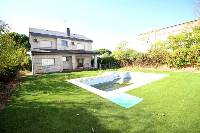 Foto f32ab8f7-667e-4ca6-9b7d-07af64c4f7ba. House with heating parking pool in La Cabaña Pozuelo de Alarcón