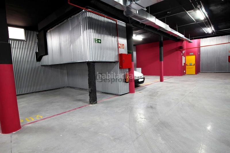Foto 72d8838a-e595-4b0a-9fc3-cd7745c140a9. Alquiler parking coche en Lucero Madrid