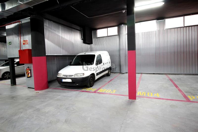 Foto b13498a0-da0c-4aa4-9353-3a91c6f017a7. Location parking voiture dans Lucero Madrid