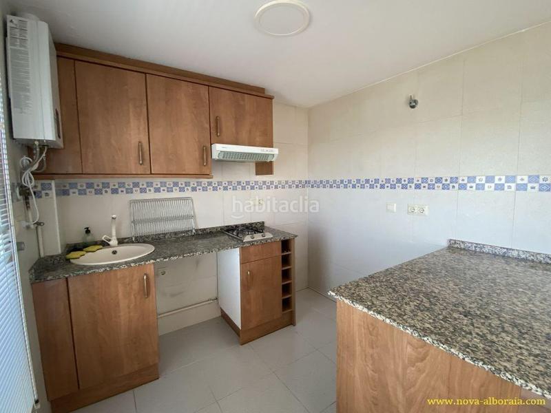 Foto 2df06161-43b0-4e12-952b-ee42dcc9e097. Alquiler estudio en Torrefiel Valencia