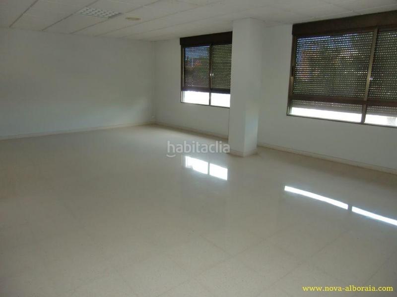 Foto a09b0bbd-6abd-42b2-b223-4a41ab0a47ce. Rent business premise in Alboraya centro Alboraya