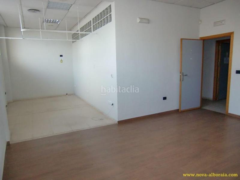 Foto ecae9293-a3f8-429c-95d9-6f7c613e00b0. Rent business premise in Alboraya centro Alboraya