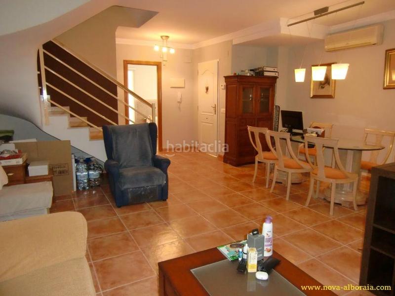 Foto 157b4c3e-309e-40e0-9996-c83a6421763e. Casa aparellada amb aparcament piscina a Centro Bétera