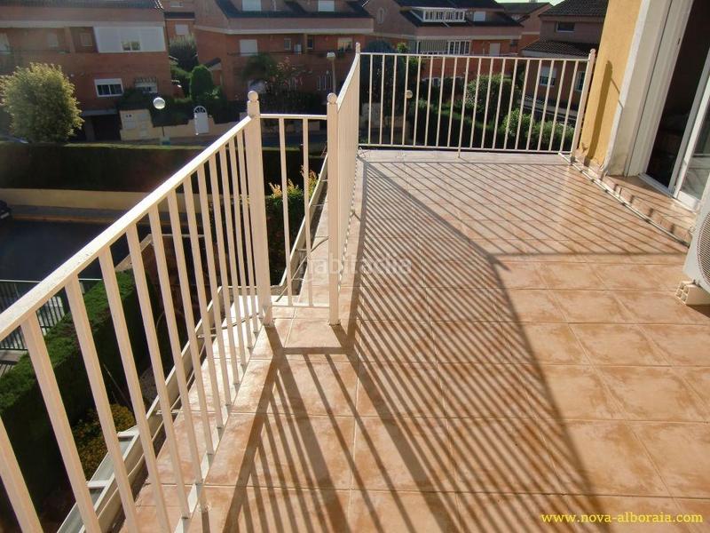 Foto a7d87dca-8841-4da4-a19e-ccd919fdabf6. Casa aparellada amb aparcament piscina a Centro Bétera