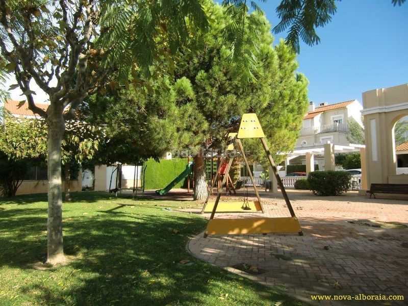 Foto 08e33833-3dda-48ef-a2f0-5b6311d4cf93. Casa aparellada amb aparcament piscina a Mas Camarena Bétera