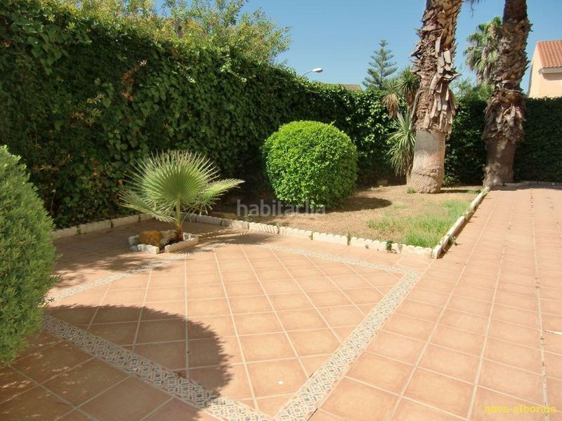 Foto 1712600e-050e-467a-a6c6-d770aa90f553. Casa aparellada amb calefacció aparcament piscina a Bétera