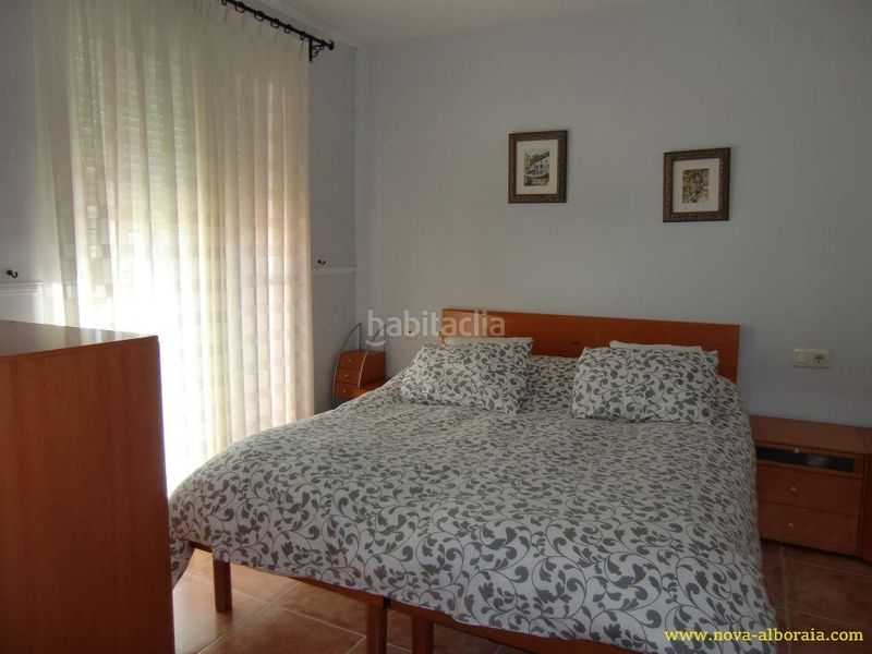 Foto 577065f1-9c8a-427d-bcce-317dd322774e. Casa aparellada amb aparcament piscina a Mas Camarena Bétera