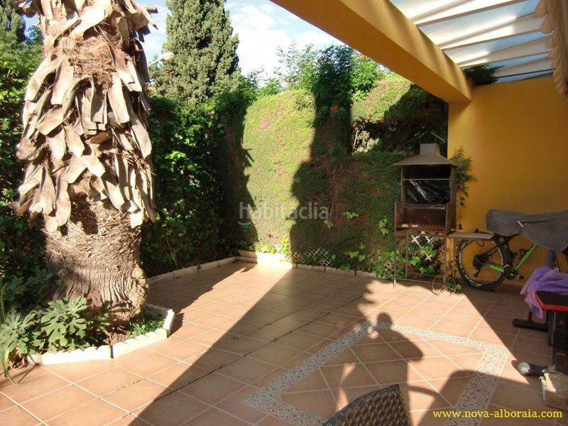 Foto 849620ca-b869-4fdb-9733-6fa4a3d1e025. Casa aparellada amb aparcament piscina a Mas Camarena Bétera