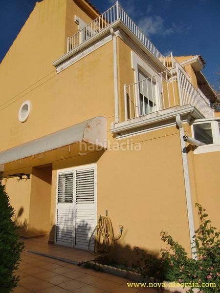 Foto e1a54499-6a19-4862-8e59-cd78383771f5. Casa aparellada amb aparcament piscina a Mas Camarena Bétera
