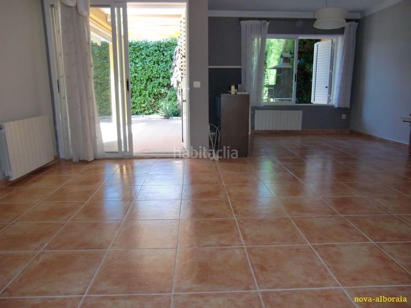 Foto cb9434d1-27ac-4585-9899-ef57565eee28. Casa pareada en Mas Camarena Bétera