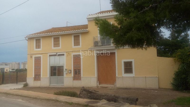 Foto b073c601-322e-4467-aaf6-b248b6dc6afa. Masia amb aparcament a Camí de Vera Valencia
