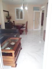 Appartement à Urbanización Santa Rosa. Piso céntrico y luminoso en torrox pueblo!