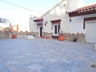 Maison jumelée à Manantiales - Lagar - Cortijo. Amplio pareado en alhaurín de la torre  ideal para reformar