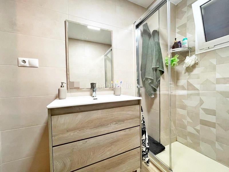 Foto 5fb3fbf7-033d-424e-9e0a-57eddf2bb786. Piso  con reforma integral a 12 minutos andando de la playa. en Málaga