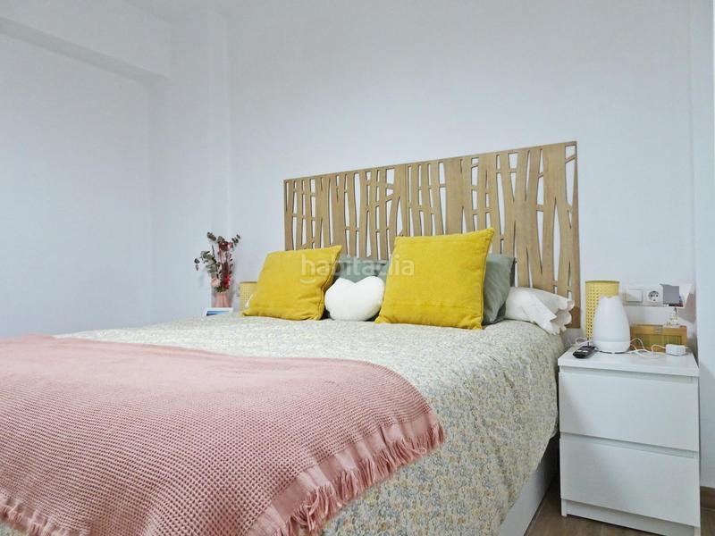 Foto 7c1cedeb-ed2c-41a4-9054-fcb62b1fdc6c. Piso  con reforma integral a 12 minutos andando de la playa. en Málaga