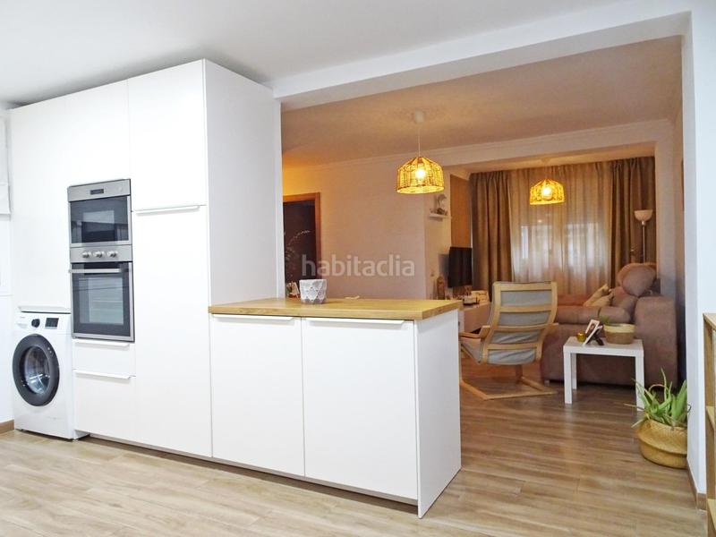 Foto 9137ba21-220b-4e51-8d11-855d38133768. Piso  con reforma integral a 12 minutos andando de la playa. en Málaga