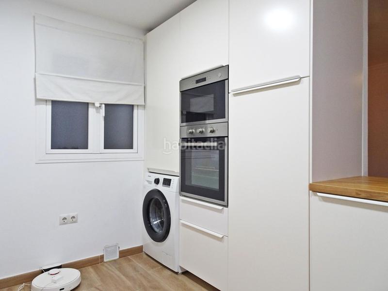 Foto a8ce0dab-2e1a-44c4-bcb0-c4cb5928c947. Piso  con reforma integral a 12 minutos andando de la playa. en Málaga