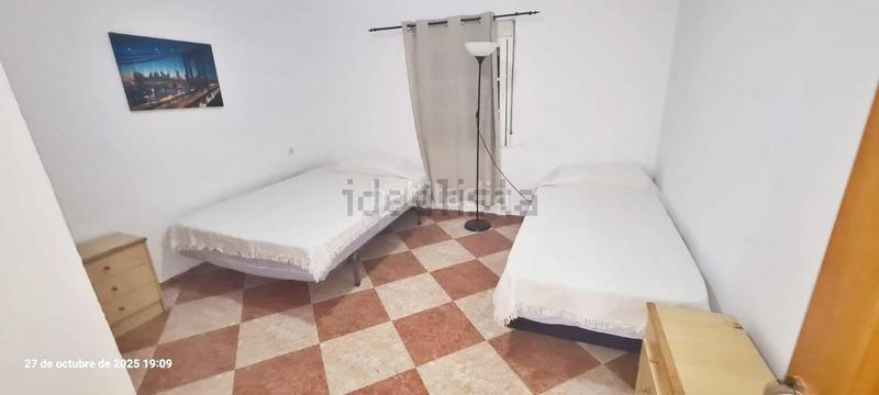 Foto 3cc31800-00ed-4ab0-ba73-3b8affd40a49. Piso  a 300 metros del vialia. en La Unión - Cruz de Humilladero - Los Tilos Málaga