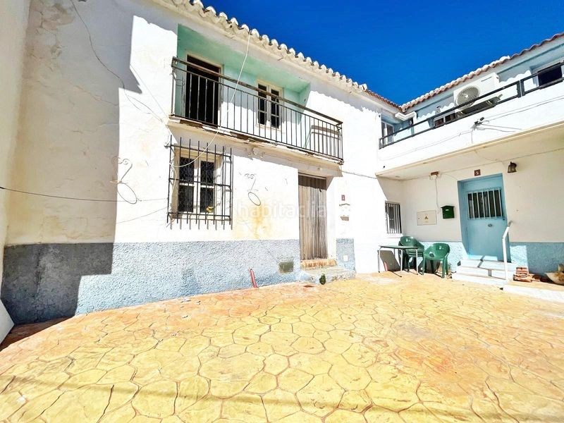 Foto 3ad4fd46-199b-432a-8d50-b6ee2d89e03a. Casa amb aparcament a Periana