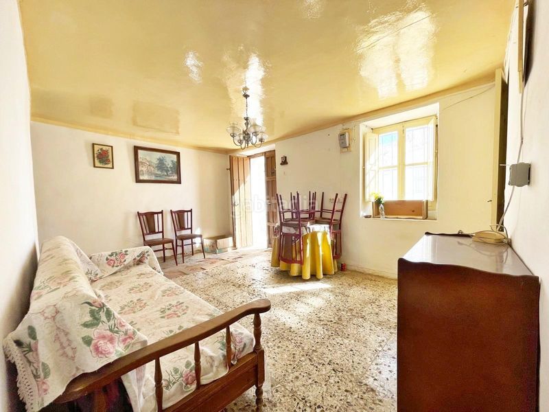 Foto 86ec14b8-cf96-4bed-a551-11c3a60d7943. Casa amb aparcament a Periana