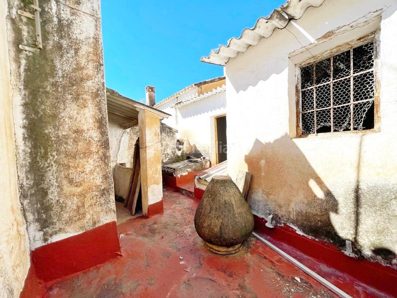 Foto d0887f34-ac58-43f4-9d7b-61f16be8f950. Casa amb aparcament a Periana