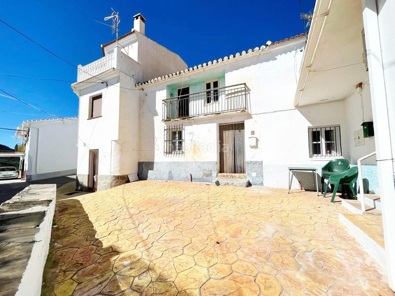 Foto d2e5605a-49d9-4266-8451-e6074b7862e1. Casa amb aparcament a Periana