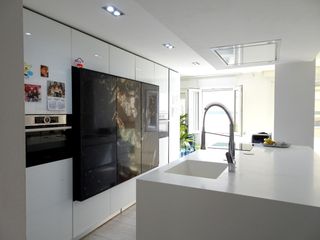 Duplex in Paseo Marítimo de Levante. Dúplex reformado a 200 metros de la playa en tore del mar