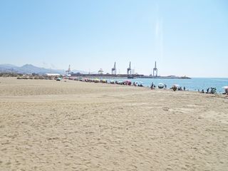 Pis a Parque Ayala - Jardín de la Abadía - Huelín. Amplio y luminoso piso a 200 metros de la playa en málaga