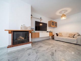Casa adossada a Torre de Benagalbón. Estupendo chalet adosado a solo 100 metros de la playa en torre