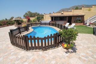 Xalet  De málaga, torremuelle. Venta de villa con tres dormitorios en benalmádena, málaga, cost